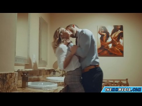 ❤️ Uma blonde obugaxayo ekuyenga endlini yangasese yomphakathi Izocansi zasekhaya ku-porn zu.classicmebel21.ru ️❤